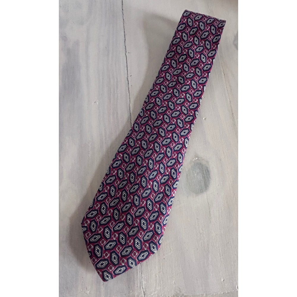 Brooks Brothers Mens Silk Tie Red Navy Blue Geometric Diamond Made in USA 3.75"